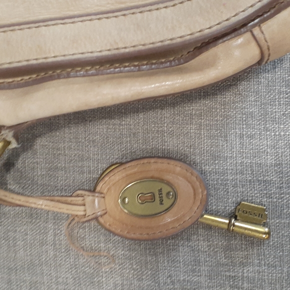 Fossil tan leather women's crossbody bag - Picture 11 of 17